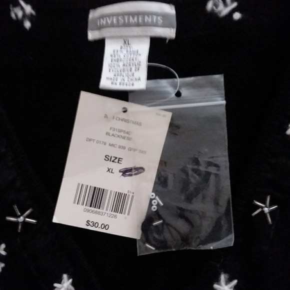 NWT Snowflakes Black Winter Holiday Zip Up Vest - Picture 2 of 6